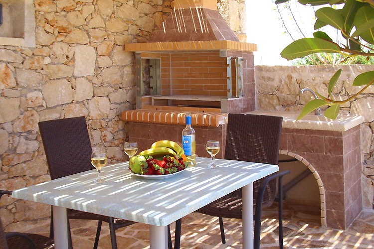 Villa Takis - BBQ area with dining table