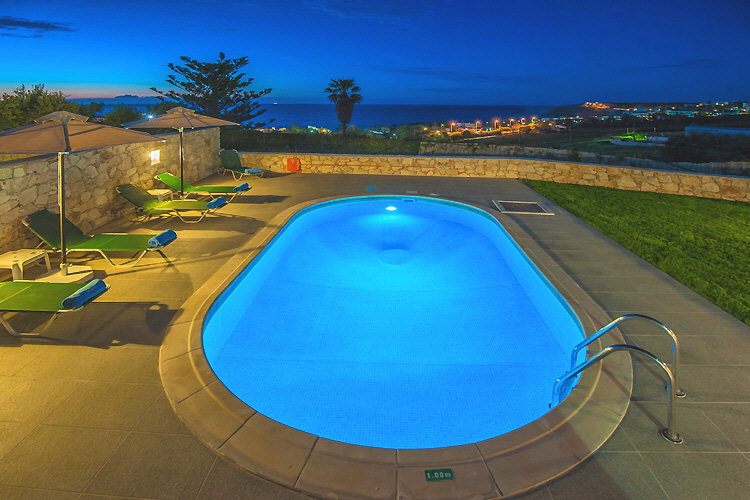 Villa Stamatis - Swimming pool at night